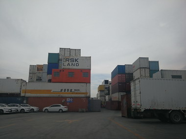 辦公環(huán)境1.jpg